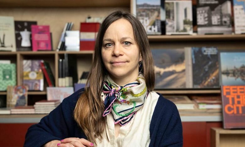 Literature: Literaare: a place for discoveries and encounters for 20 years