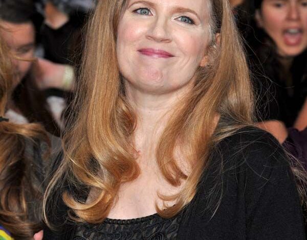 Suzanne Collins | Biography, Hunger Games, Books, & Facts Suzanne Collins | Biography, Hunger Games, Books, & Facts