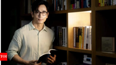 Cha in pyo wins literary award for ‘mermaid hunting’, redefining his image as actor turned novelist |