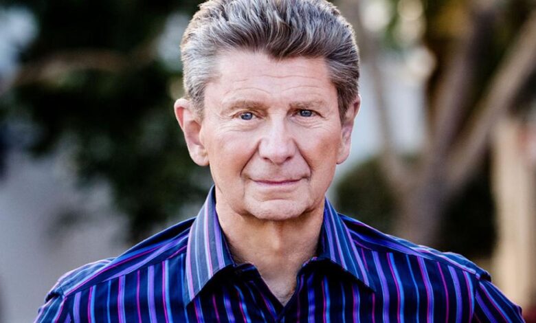 Award-winning alumni author embraces mix of history, fiction for his latest book Award-winning alumni author embraces mix of history, fiction for his latest book