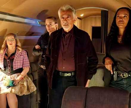The cast of Criminal Minds Evolution inside a plane