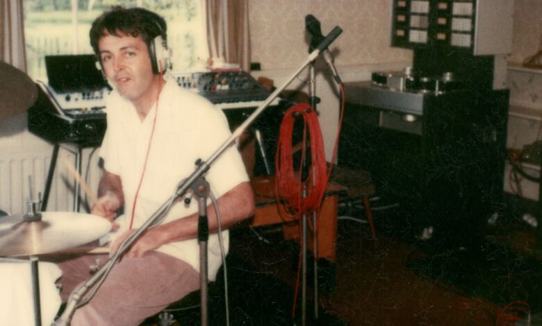 Wings: The Story of a Band on the Run: a tale of family and one very famous man